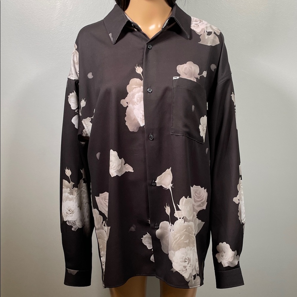 Magic Men's Shirt with Black and White Floral Design size L